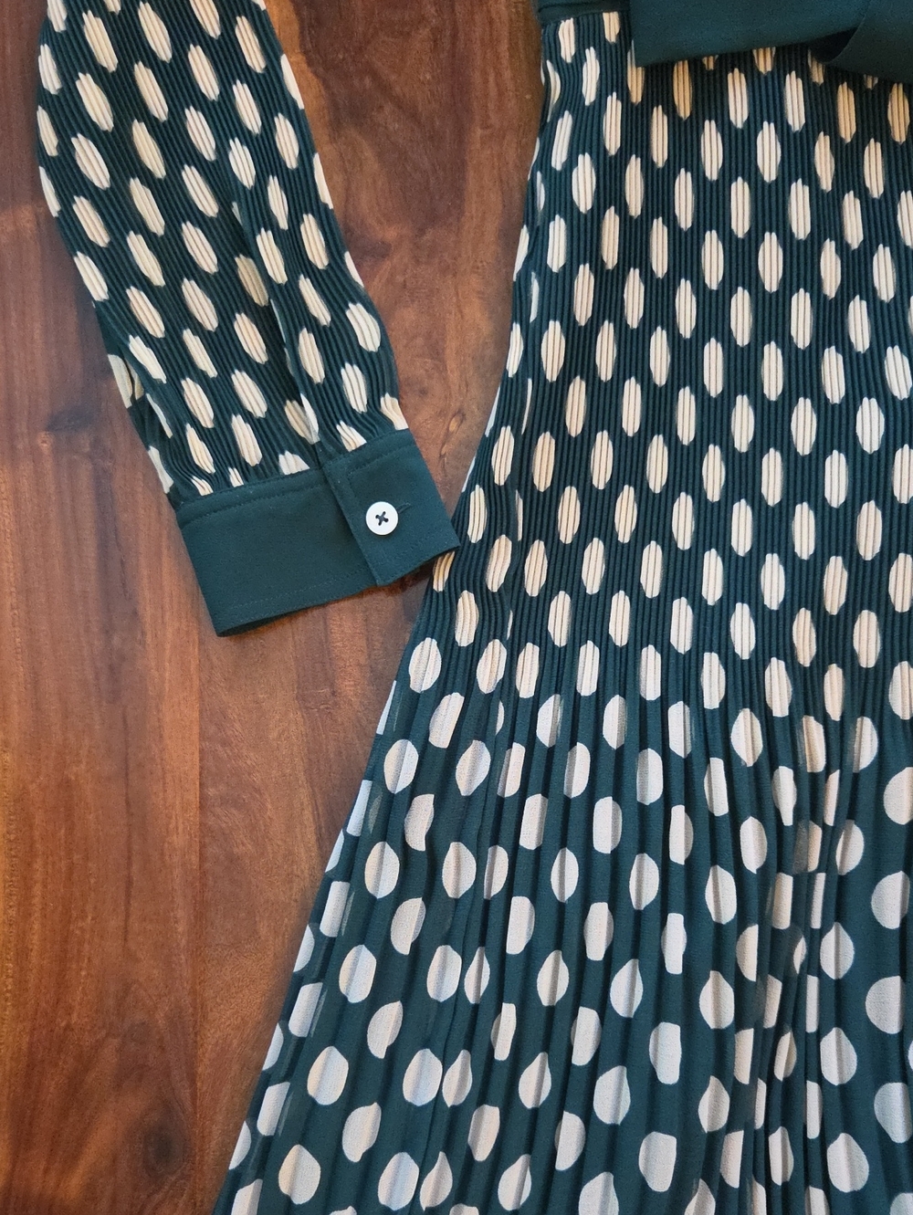 LK Bennett Cora Green And Cream Spotted Pleated Dress - Picture 11 of 16